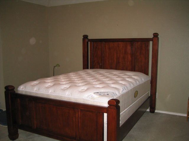 バーが生み出す心地よさの秘密空間を彩る内装と設計の工夫